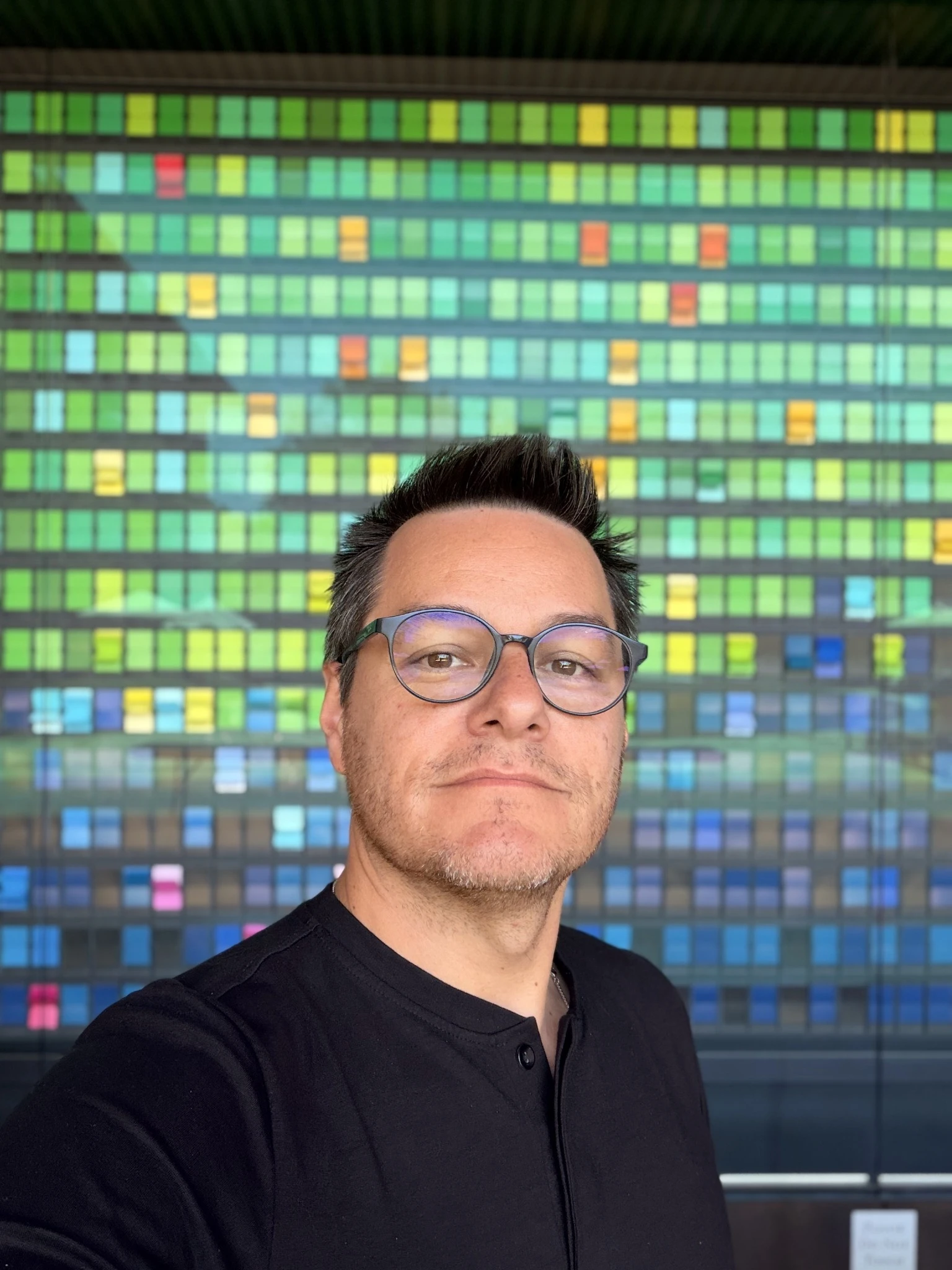 Alexandre Passarelli — retrato de abertura de seu site pessoal