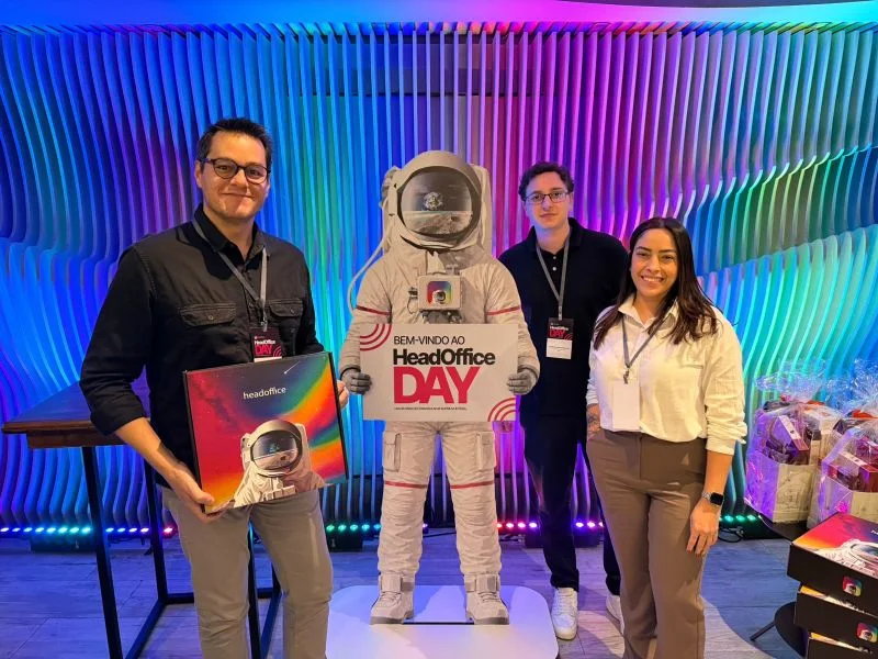 Alexandre Passarelli com participantes no HeadOffice Day