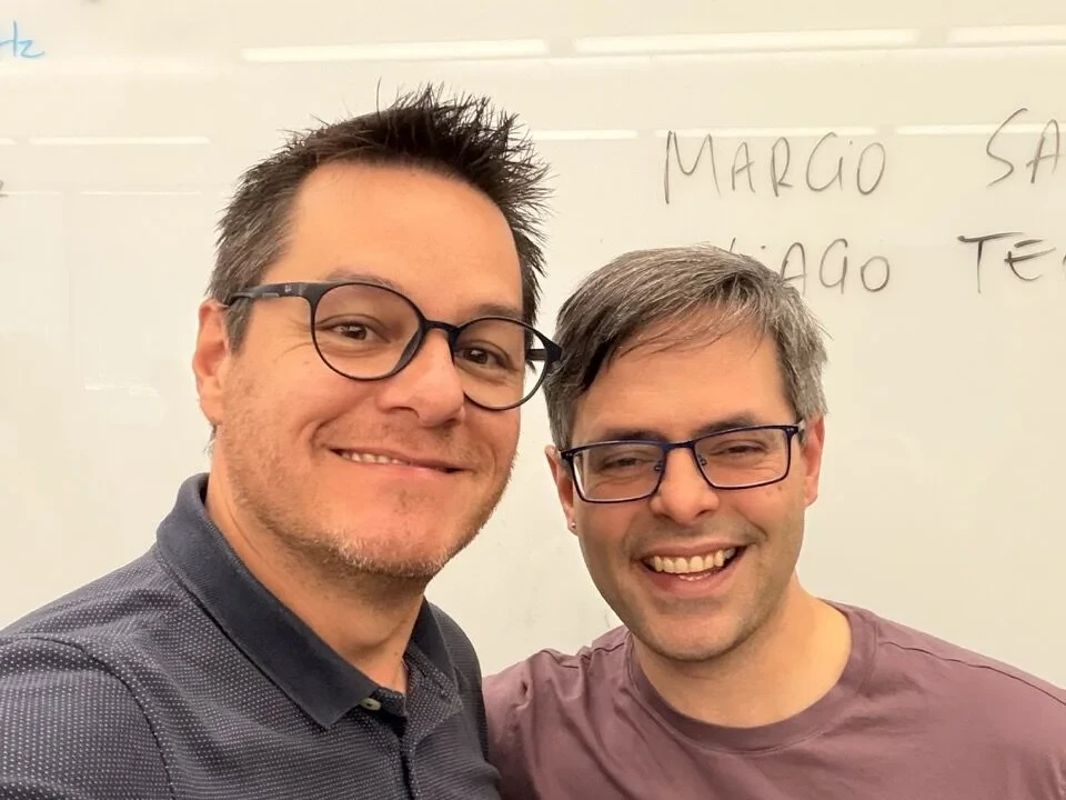 Alexandre Passarelli com participante durante a imersão no Vale do Silício